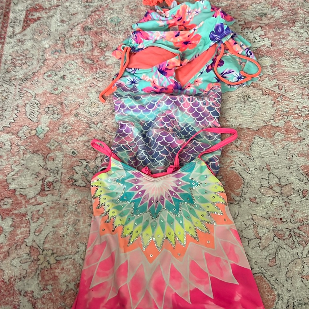 Very comfortable and cute swimsuits for little kids under eight 3 for 30